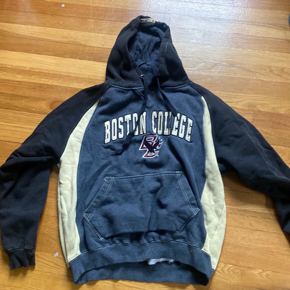 Extra large Colosseum Athletics Boston College sweatshirt